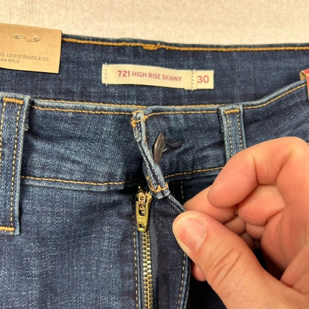 Levis 721 High Rise Skinny Jeans Dark Wash Denim Blue Womens 30x30 - Picture 3 of 14